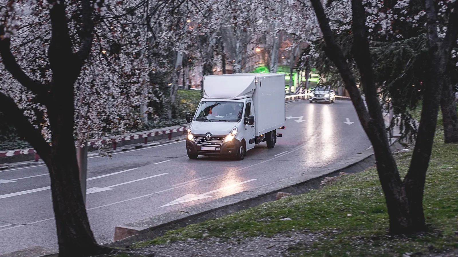 Telematyka dla dostawczaków do 3,5 t: GPS, monitoring i obowiązki floty busów 2026